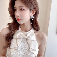 Boucles d'oreilles pendantes longues en forme de fleur élégantes et brillantes en zircon cubique blanc et vert pour femmes, bijoux de mode pour mariage et fiançailles