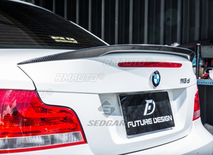 สปอยเลอร์หลังทรง P สีดำเงาและลายคาร์บอนพิมพ์ ABS สำหรับรถยนต์ BMW ซีรีส์ 1 E82 1M Coupe ปี 2007 - 2013 - Product Image 4