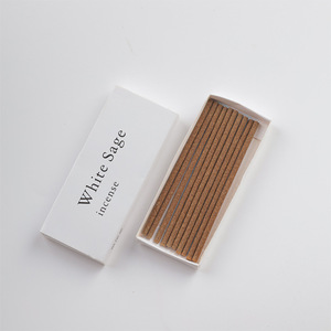 Handgemaakte, ecovriendelijke Chinese houten wierookstokjes met witte salie & sandelhout geuren en wierookhouder - Product Image 2