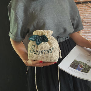 Simpatica mini <span class=keywords><strong>borsa</strong></span> a tracolla messenger con coulisse in <span class=keywords><strong>paglia</strong></span> intrecciata da <span class=keywords><strong>donna</strong></span> da spiaggia, borse da <span class=keywords><strong>donna</strong></span> a forma di secchio, mini <span class=keywords><strong>borsa</strong></span> a secchiello in <span class=keywords><strong>paglia</strong></span> da <span class=keywords><strong>donna</strong></span> - Product Image 2