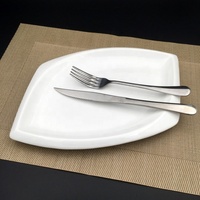 Vaisselle de restaurant en gros d'usine servant une grande assiette en mélamine blanche losange incassable de 14 pouces