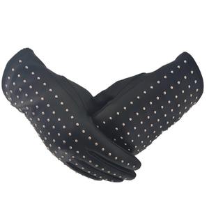Usine Personnalisé Femmes Nouveau Design En Peau De Mouton Élégant Clouté En Cuir Véritable <span class=keywords><strong>Gants</strong></span> - Product Image 2