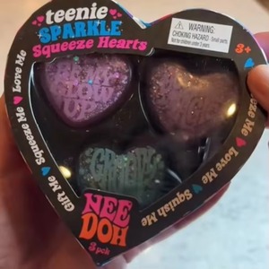 Jouet anti-stress en silicone PU en forme de cœur scintillant, mignon et amusant, idéal pour les fêtes d'enfants - Product Image 1