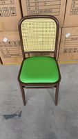 Chaise de salle à manger moderne de style d'Asie du Sud-Est en gros à prix avantageux avec dossier en rotin tressé pour restaurant, hôtel, salon, cadre en métal