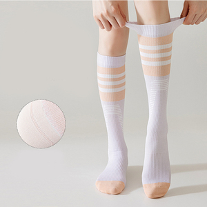 Calcetines reflectantes transpirables absorbentes <span class=keywords><strong>de</strong></span> sudor antifalta para hombres y mujeres, Calcetines antideslizantes para correr para deportes <span class=keywords><strong>de</strong></span> bicicleta <span class=keywords><strong>de</strong></span> carretera, calcetines <span class=keywords><strong>de</strong></span> ciclismo - Product Image 2