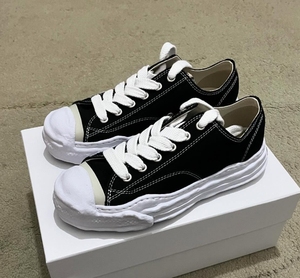 Baskets de créateur pour hommes et femmes, chaussures de sport à plateforme noires de luxe, Mmy HANK LOW TOP SNEAKERS - Product Image 1