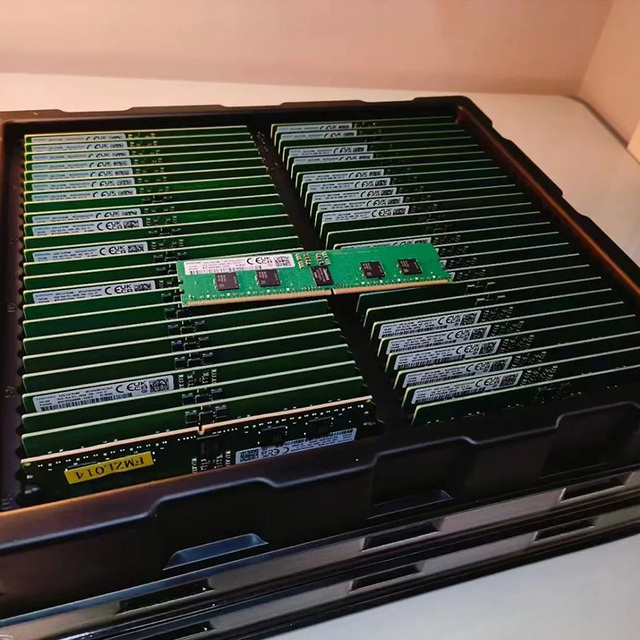 New Stock High Quality Server Workstation DDR5 16GB ECC RDIMM 6400MT/s RAM Module M321R2GA3EB2-CCP Memory Server RAM