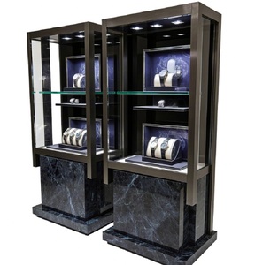 Vetrina Espositiva di Lusso a Più Livelli per Orologi, Espositore in Vetro di Alta Gamma per Negozi di Orologi con Base in Marmo per Retail di Lusso - Product Image 4