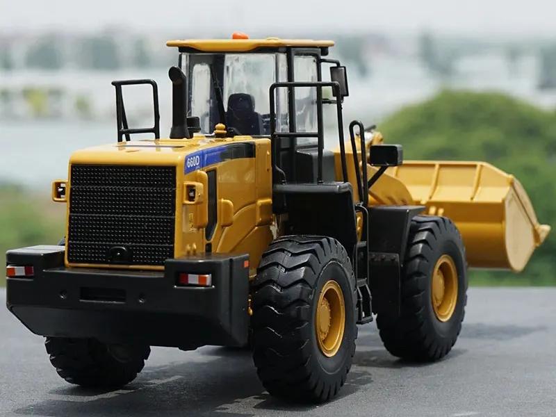 China made brand Earth-moving machinery Front end wheel loader 6 ton SEM660D for sale