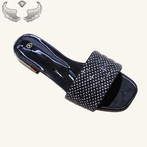 Sandales et pantoufles pour femmes de style en gros, nouvelle collection estivale, de haute qualité, à talons compensés, avec cristaux, pour l'extérieur - Product Image 3