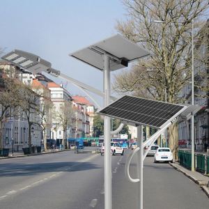 Nouvelle conception 2025, prix d'usine, lampadaire solaire LED en plastique étanche IP65 pour usage extérieur sur route - Product Image 1