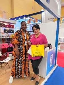 Porte-clés magnétique en cuir écologique Dashiki avec logo pour femme, taille moyenne Kwuburi, 10-15 ans - Product Image 3