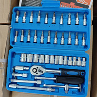 Jeu de clés à cliquet et douilles métriques de 46 pièces avec barre d'extension, outils à main