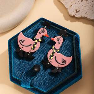 Boucles d'Oreilles Acrylique Mignonnes Personnalisées Drôle de Canard à Talons Hauts - Product Image 3