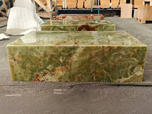 Tavolino da Caffè Rettangolare in Onice Verde Pakistano Levigato, Design Moderno e Basso per Arredamento Soggiorno - Product Image 6