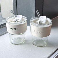 Vente en gros OEM Tasse personnalisée en verre épais, forme dôme vintage ambrée, pour thé, café et restaurant, avec couvercle, paille et manchon isolant