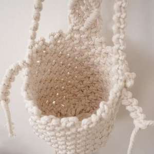 Porte-fleurs suspendu en macramé bohème avec anneau en bois, panier mural en corde de coton fait à la main pour fleurs séchées et artificielles, décoration intérieure - Product Image 5
