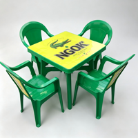 Ensemble de table et chaises en plastique imprimé pour l'extérieur, idéal pour la publicité de restaurants, les festivals de bière et les salons professionnels – Personnalisable avec votre marque