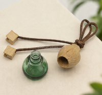 Diffuseur de parfum pour voiture en verre transparent dégradé vert classique avec bouchon en bois blanc de 10 ml, flacon suspendu pour huiles essentielles