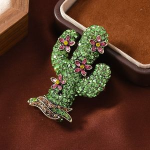 Broche de Cacto Verde com Strass e Detalhes Florais Rosa, Banhado a Ouro Antigo, para Uso Diário - Product Image 2