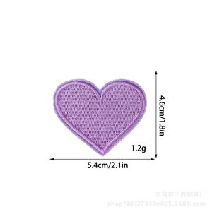 Nouveau Patch Cœur Brodé Thermocollant, Couleurs Variées, Quatre Tailles, Couleur Unie Simple, pour Décoration Chapeau, Sac, Coque de Téléphone - Product Image 2
