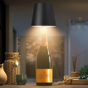 Elegante Lampada Notturna LED Moderna a Forma di Bottiglia di Vino in ABS con Modalità Luce Bianca Calda Morbida Senza Fili Personalizzabile per Arredamento Interno Regalo - Product Image 4