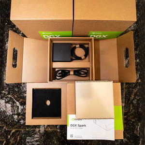 NIB Original DGX 1TB/4TB โฮสต์ซูเปอร์คอมพิวเตอร์ Blackwell GPU, มินิเซิร์ฟเวอร์, เดสก์ท็อป AI, GB10 Grace CPU, 4 USB Type-C, สต็อก DGX Spa - Product Image 3