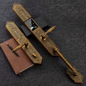 यूरोपीय रेट्रो पैटर्न स्मार्ट फिंगरप्रिंट इलेक्ट्रॉनिक दरवाजा लॉक बड़े हैंडल वाईफाई क्लाउड हाई-एंड विला के डबल लकड़ी के दरवाजे के लिए - Product Image 6