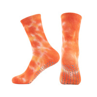 Imprimer des chaussettes unisexes de sublimation blanche personnalisées vierges Grip Chaussettes de football avec des blancs de sublimation en fil d'argent Chaussettes de cyclisme