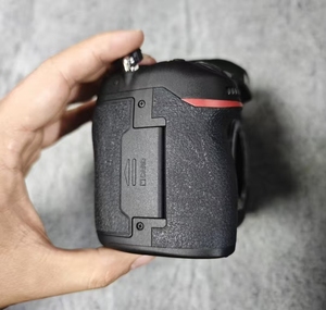 Appareil photo numérique professionnel d'occasion plein format 25MP 4K 30fps avec connectivité sans fil intégrée D780 - Product Image 2