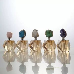 Nuevo producto Lanzamiento Ágata Tapa de cuarzo rosa Botella de perfume de cristal de cuarzo natural con vidrio Otras artesanías de cristal - Product Image 1