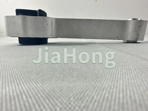 LR000597 LR030745ランドローバーレンジローバーエボックフリーランダー2ディスカバリースポーツ自動車部品用ギアボックストルクストラットエンジン取り付け - Product Image 3