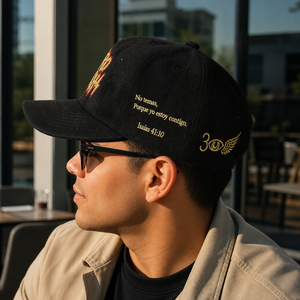 Cappellino da Baseball in Camoscio di Lusso, Logo Personalizzato Ricamato in 3D, Nero Oro Rosso, 6 Pannelli, Visiera Curva, Copricapo Premium, Produzione all'Ingrosso - Product Image 4