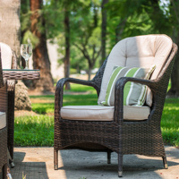Ensemble moderne de meubles en rotin pour l'extérieur chaises de patio en osier avec table de foyer ensembles de table et de chaises de jardin