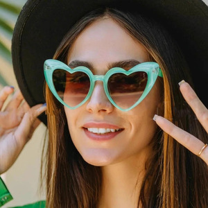 88920 Cute Colors Cheap Big Frame Customized logo Fashionable Gradient Color Heart Shaped Sunglasses Price <strong>Party</strong> love <strong>Glasses</strong> - Product Image 5