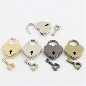 Candados Miniatura de Estilo Antiguo Vintage en Forma de Corazón con Llave y Decoración para Regalo - Product Image 1