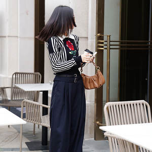 Automne 2025 tendance vêtements personnalisés femmes vêtements à manches longues hauts pour femmes Sexy Jacquard pull en tricot - Product Image 5