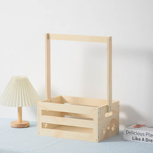 Panier de rangement créatif en bois pour articles de bébé avec découpe visage d'ours et poignée gravée, panier à vêtements pour bébé en bois massif personnalisé - Product Image 4