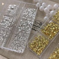 Offre Spéciale : Accessoires pour Ongles Rivets Étoilés – Boîte de 6 Compartiments – Patchs Dorés et Argentés pour Ongles – Petits Accessoires