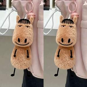 Porte-clés pendentif en peluche créatif abstrait de 12 cm, poupée mignonne et originale, pendentif de sac, cadeau pour l'Année du Cheval - Product Image 2