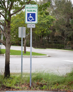 Señalización de Estacionamiento para Discapacitados Securun, Grado Ingeniería, Reflectante, Protección UV, Resistente a la Intemperie, 1 mm de Grosor, Azul/Verde/Blanco, 18*12 Pulgadas - Product Image 6