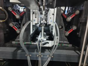 Máy thổi chai nhựa <span class=keywords><strong>PET</strong></span> tự động STABLE SEGD-6 2L mới, sử dụng PLC Mitsubishi, linh kiện SMC, bơm, nhà máy sản xuất - Product Image 2