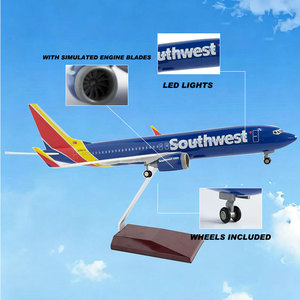 โมเดลเครื่องบินเรซิ่นโบอิ้ง <span class=keywords><strong>B737</strong></span> สายการบินเซาท์เวสต์ ขนาด 1/100 ยาว 37 ซม. พร้อมไฟ LED ที่ล้อจับพื้น ของสะสมสำหรับเทศกาลคริสต์มาส - Product Image 4