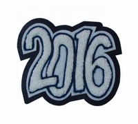 Veste de cheerleading personnalisée de grande taille avec lettres, nom de l'école, lettres de classe, numéros de manches, club, broderie en chenille, patch en feutre, chapeau