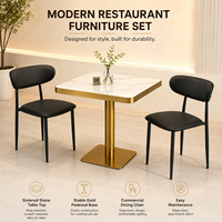 Ensemble de mobilier de restaurant moderne : Table en pierre frittée avec base en métal doré et chaises en PU noir pour café, hôtel, usage commercial