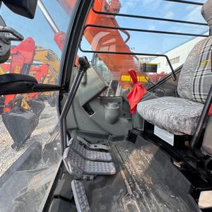 Escavatore Usato <span class=keywords><strong>Hitachi</strong></span> ZX80 Giapponese 8 Tonnellate 7 Tonnellate Piccolo Escavatore di Seconda Mano <span class=keywords><strong>Hitachi</strong></span> Zx60 Zx70 Zx80 in Vendita con Certificazione EPA - Product Image 2