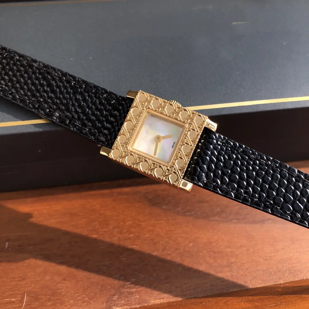 Personalizado de lujo de la marca tanques rectángulo Dial reloj señoras correa de cuero reloj de pulsera de aleación de movimiento de cuarzo relojes para mujer