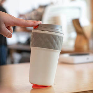 Marque originale Jamais Chute Ventouse Camping Extérieur Voyage Voiture Utilisation Portable Bouteille d'eau en plastique Anti-déversement Tasse à café - Product Image 3