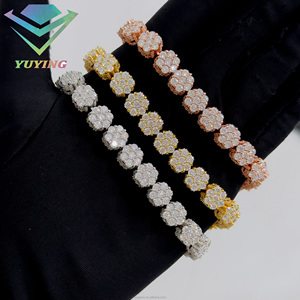 สร้อยข้อมือฮิปฮอปทรงดอกไม้ เพชรโมอิสซาไนต์ VVS ผ่านการทดสอบเพชร ชุบทอง เงินแท้ 925 พร้อมใบรับรอง GRA ของขวัญสำหรับทุกเพศ - Product Image 5