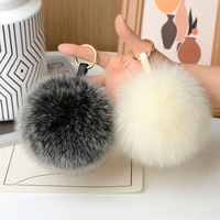 Porte-clés en peluche Kawaii personnalisés, accessoires suspendus, porte-clés pompon, porte-clés boule en fausse fourrure de renard colorée et moelleuse